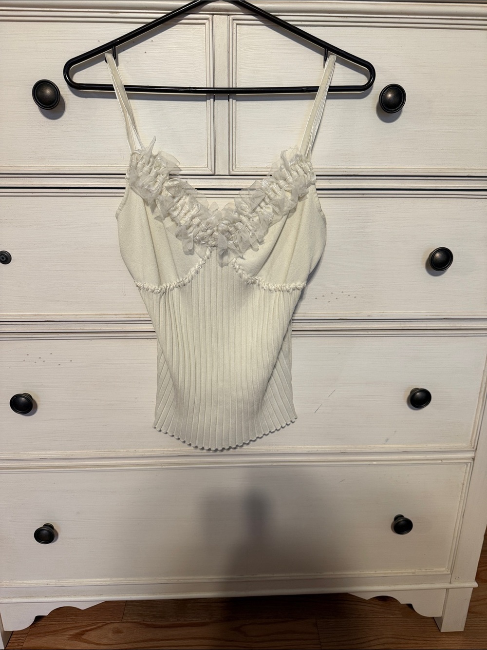 Dolce Cabo Cream Ribbed Ruffle-Trim Camisole